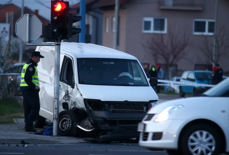SUDAR NEKOLIKO VOZILA KOD VELIKE MLAKE: Jedna osoba poginula