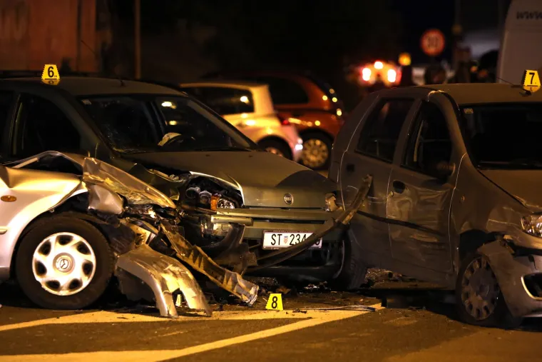 Te&scaron;ka prometna nesreća u Splitu: Dvije osobe ozlijeđene, hitno prevezene u bolnicu