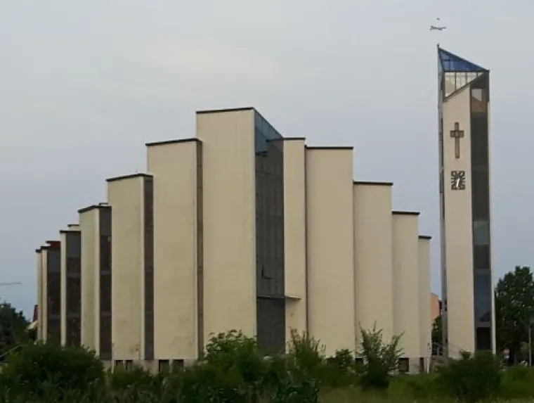Izgledaju kao silosi, poslovni objekti... Ovo su najružnije crkve u Hrvatskoj