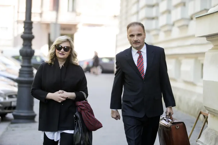 Dijana Čuljak bila je jedna do pet okrivljenih u aferi Core Media i zbog toga 2017. dobila djelomičnu uvjetnu kaznu - dvije godine i pet mjeseci zatvora. Uz to, morala je vratiti 1,6 milijuna kuna od 22 milijuna kuna ukupne &scaron;tete. Branio ju je od 2013., između ostalih, Anto Nobilo.