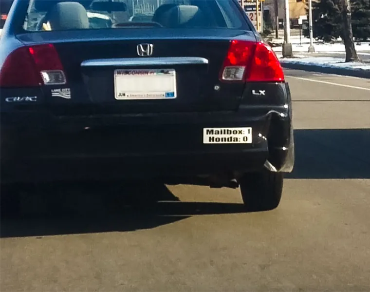 SLUPALI AUTO, A NISU IMALI LOVE ZA POPRAVAK: Što će jadni, odlučili sami pokrpati štetu pa napravili super fore