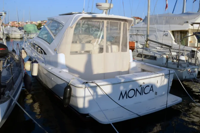 28.03.2019., Pula - Nedaleko Pule u lucici Volme na vezu nalaze se motorni brodovi koje su koristili bivsi predsjednik Uprave "Uljanik Plovidbe" Dragutin Pavletic i Gianni Rossanda, bivsi celnik "Uljanika".  Brod Monica koji je koristio Dragutin Pavletic.
Photo: Dusko Marusic /PIXSELL