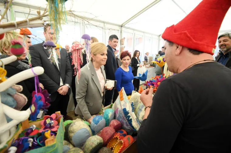 Predsjednica blistala na sajmu Hrvatskih otočnih proizvoda