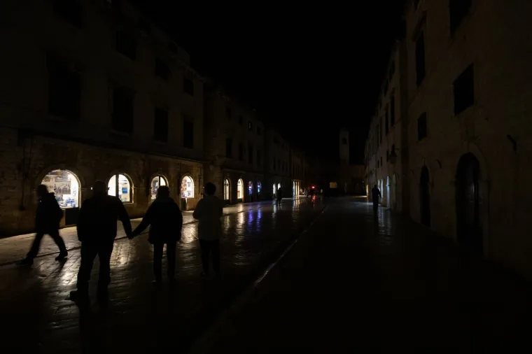Najmanje 85 hrvatskih gradova utonulo u mrak: 'Gašenjem svjetla izrazili su brigu za budućnost Zemlje'