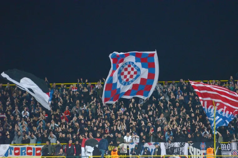 Vikend na tribinama. BBB se prisjetili pokojnih Ćustića i Despića, Torcida skupljala priloge za Milu, nisu izostale velike bakljade