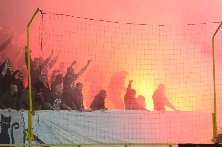 Vikend na tribinama. BBB se prisjetili pokojnih Ćustića i Despića, Torcida skupljala priloge za Milu, nisu izostale velike bakljade