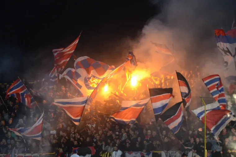 Vikend na tribinama. BBB se prisjetili pokojnih Ćustića i Despića, Torcida skupljala priloge za Milu, nisu izostale velike bakljade