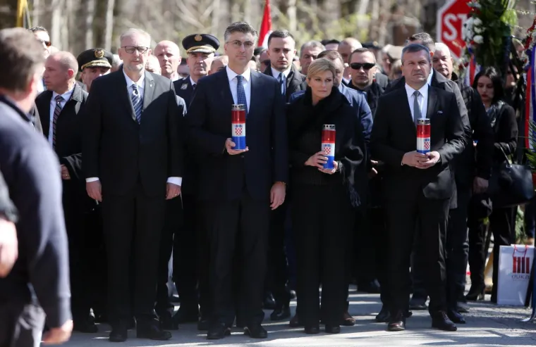 POLITIČKI VRH STIGAO NA PLITVICE: Evo tko je sve bio na obilježavanju 28. obljetnice akcije Plitvice i pogibije 1. hrvatskog redarstvenika