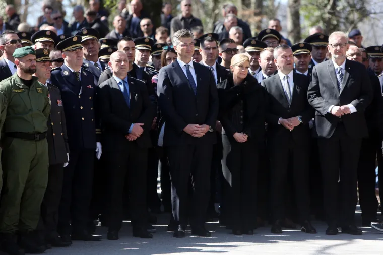 POLITIČKI VRH STIGAO NA PLITVICE: Evo tko je sve bio na obilježavanju 28. obljetnice akcije Plitvice i pogibije 1. hrvatskog redarstvenika