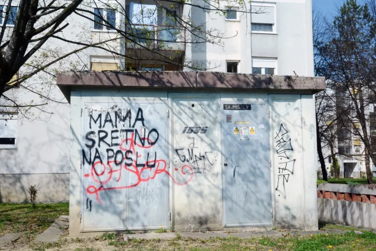 Majka je sigurno presretna! Pogledajte što joj je dijete poručilo grafitom