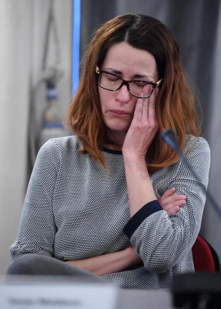 U Velikoj dvorani Novinarskog doma održana je konferencija za medije obitelji Rončević na kojoj su se zahvalili javnosti i medijima koji su im pomogli u prikupljanju sredstava za liječenje kćeri Mile u Americi.