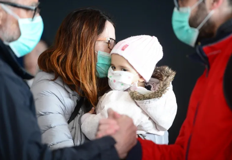 Dočekali je velikim pljeskom: Mila krenula na eksperimentalno liječenje