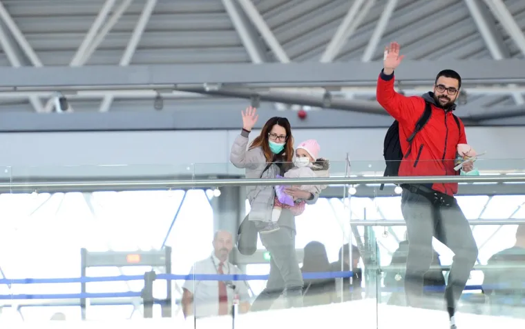 Dočekali je velikim pljeskom: Mila krenula na eksperimentalno liječenje