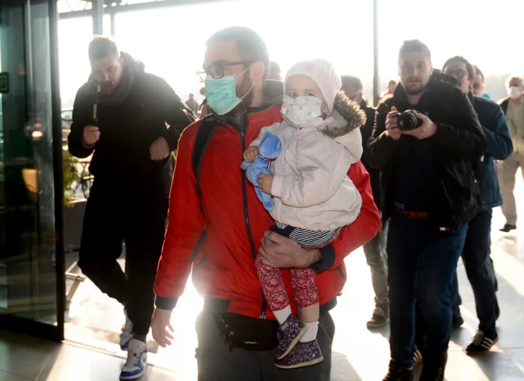 Dočekali je velikim pljeskom: Mila krenula na eksperimentalno liječenje