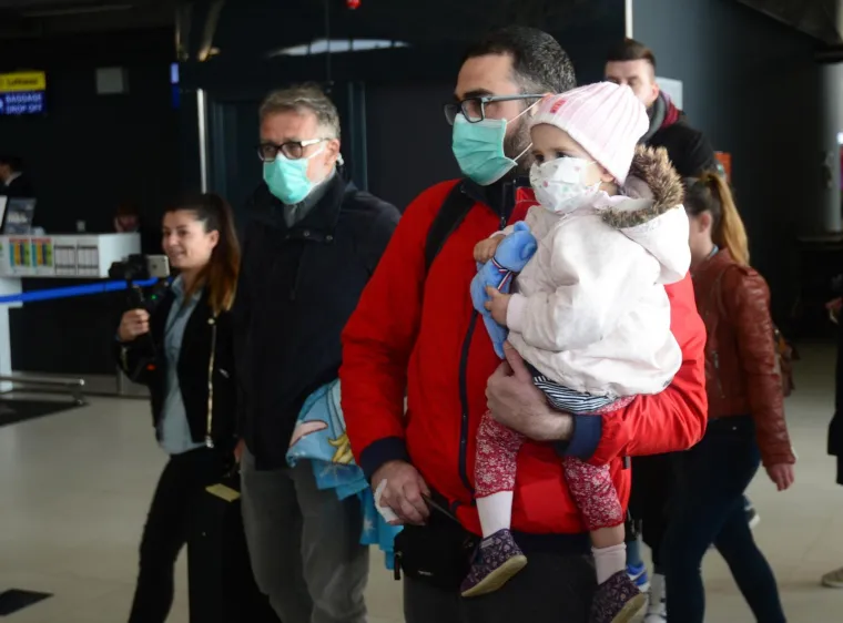 PUTNICI IH ISPRATILI PLJESKOM: Malena Mila i roditelji odletjeli u Philadelphiju