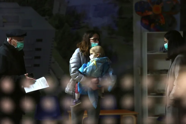 MALENA, SRETNO I VRATI NAM SE ZDRAVA! Mila Rončević u pratnji roditelja odlazi na liječenje u Philadelphiju