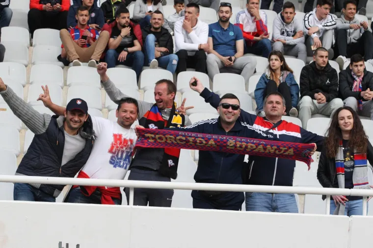 OSJETITE DA&Scaron;AK ATMOSFERE S POLJUDA: Najveći derbi hrvatskog nogometa u fotografijama