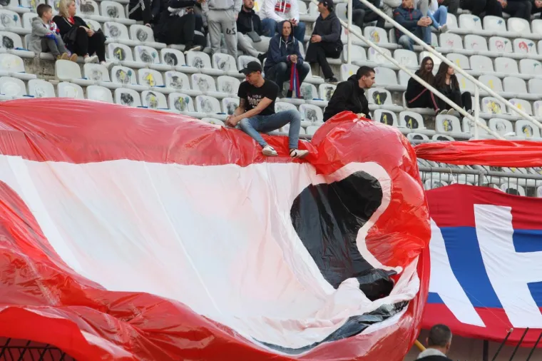 OSJETITE DA&Scaron;AK ATMOSFERE S POLJUDA: Najveći derbi hrvatskog nogometa u fotografijama