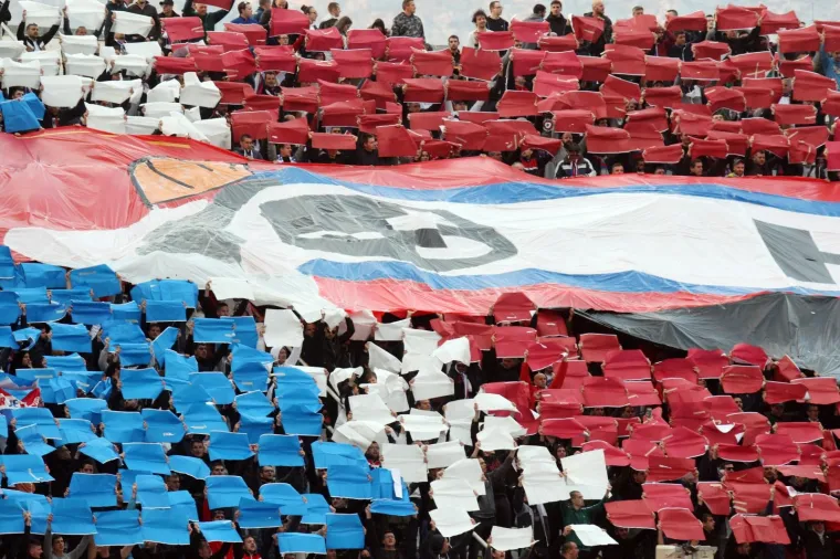 OSJETITE DA&Scaron;AK ATMOSFERE S POLJUDA: Najveći derbi hrvatskog nogometa u fotografijama