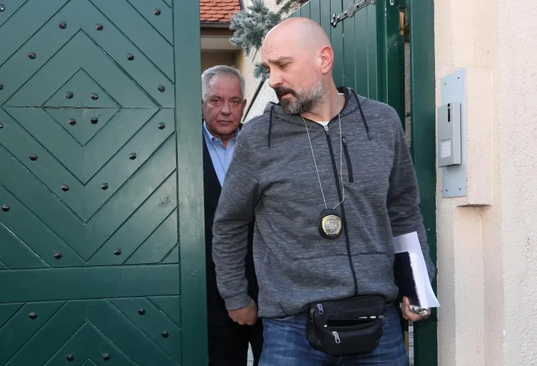 Ivo Sanader osuđen na zatvor! Poručio je kako je sve ovo obična predstava pa sjeo u auto i krenuo prema Remetincu