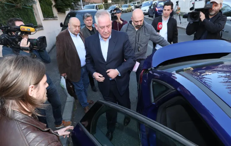Ivo Sanader osuđen na zatvor! Poručio je kako je sve ovo obična predstava pa sjeo u auto i krenuo prema Remetincu