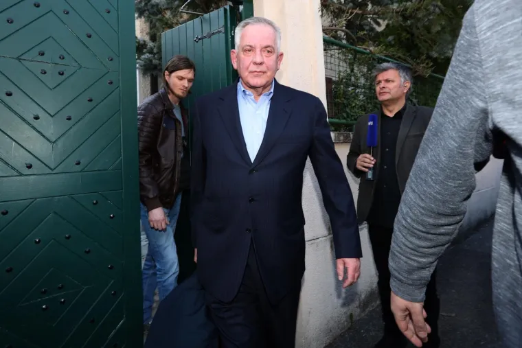 Ivo Sanader osuđen na zatvor! Poručio je kako je sve ovo obična predstava pa sjeo u auto i krenuo prema Remetincu