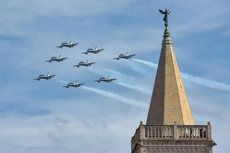 Ostavljaju bez daha: Krila oluje i talijanski 'Frecce Tricolori' letjeli iznad Zadra