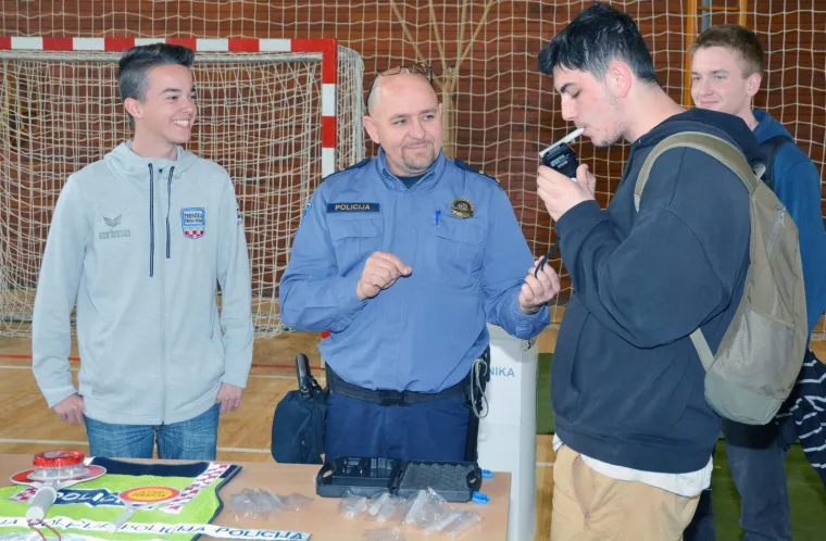 Razmišljate o policijskoj profesiji? MUP traži 750 mladih policajaca, evo kako to izgleda!