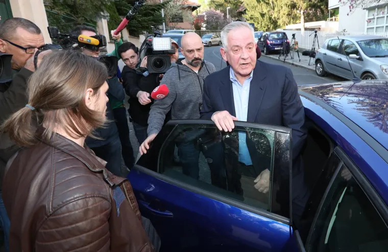 FOTOGALERIJA: Ivo Sanader u pratnji policije odlazi u zatvor Remetinec