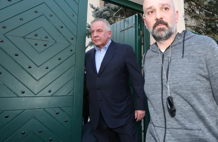 FOTOGALERIJA: Ivo Sanader u pratnji policije odlazi u zatvor Remetinec