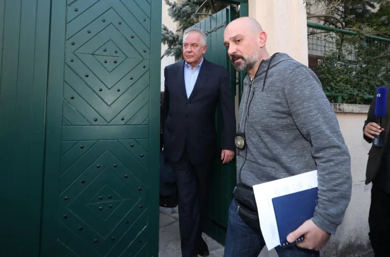 FOTOGALERIJA: Ivo Sanader u pratnji policije odlazi u zatvor Remetinec