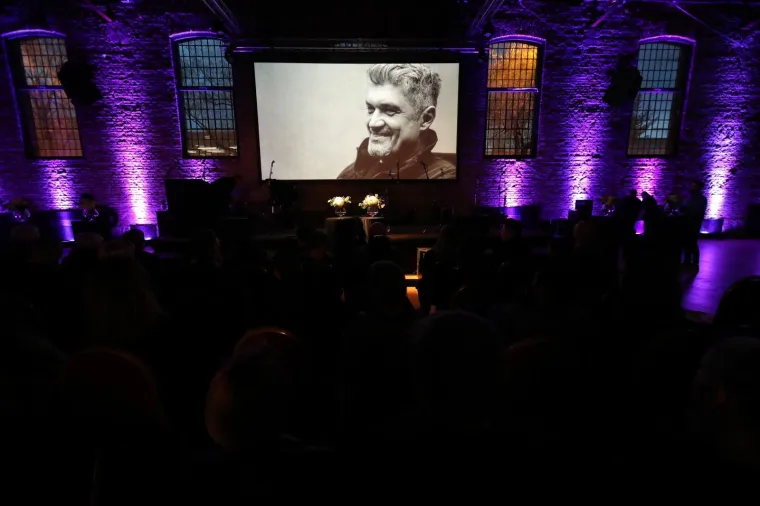 Komemoracija za Alena Balena: Od omiljenog radijskog voditelja oprostili su se kolege, prijatelji, glazbenici...