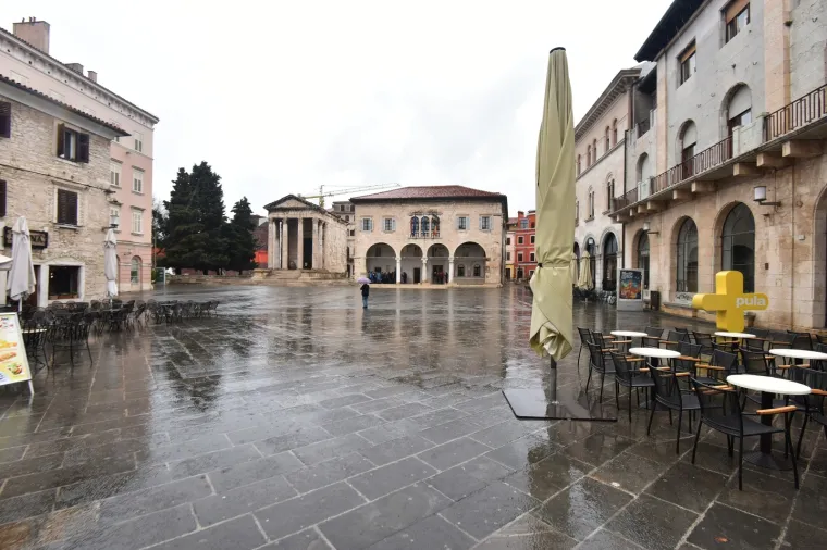 Ki&scaron;a od jutra pada u Puli. Meteorolozi su za popodnevne sate najavili razvedravanje.