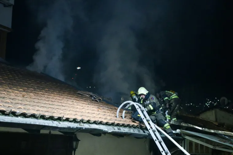 Požar na Ba&scaron;čar&scaron;iji! U srcu stare sarajevske čar&scaron;ije zapalila se čevabdžinica