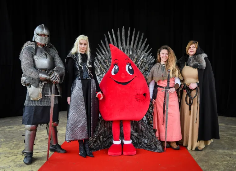 HBO je na zagrebačkom Zrinjevcu organizirao dobrovoljno darivanje krvi pod nazivom "Daruj krv za prijestolje"