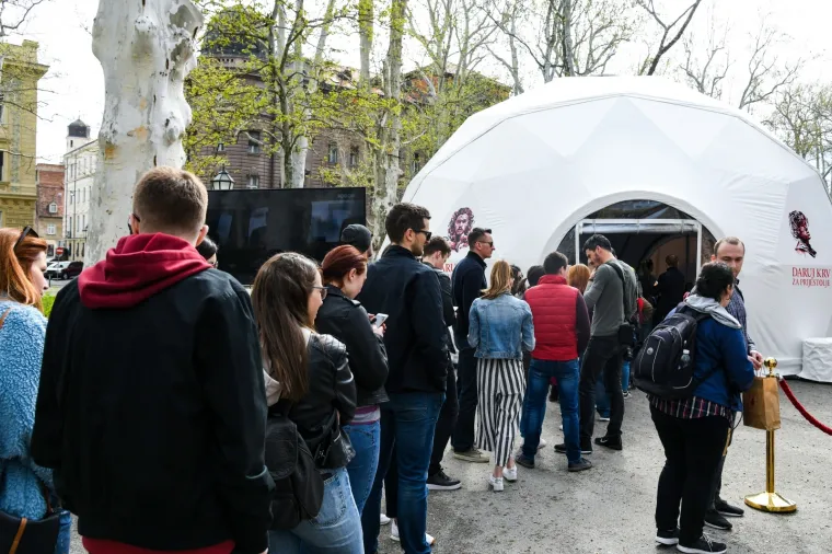 HBO je na zagrebačkom Zrinjevcu organizirao dobrovoljno darivanje krvi pod nazivom "Daruj krv za prijestolje"