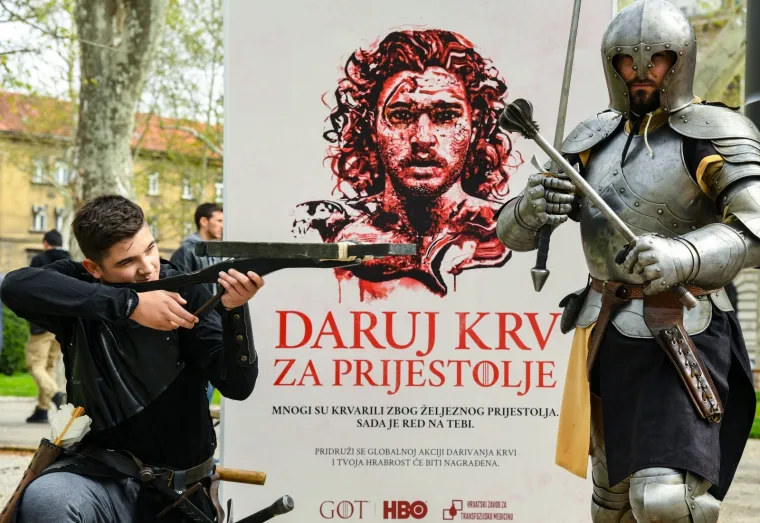 HBO je na zagrebačkom Zrinjevcu organizirao dobrovoljno darivanje krvi pod nazivom "Daruj krv za prijestolje"