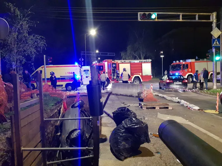 Neobična nesreća: Osobnim automobilom upao u rupu u Dubravi, vozača odvezla hitna