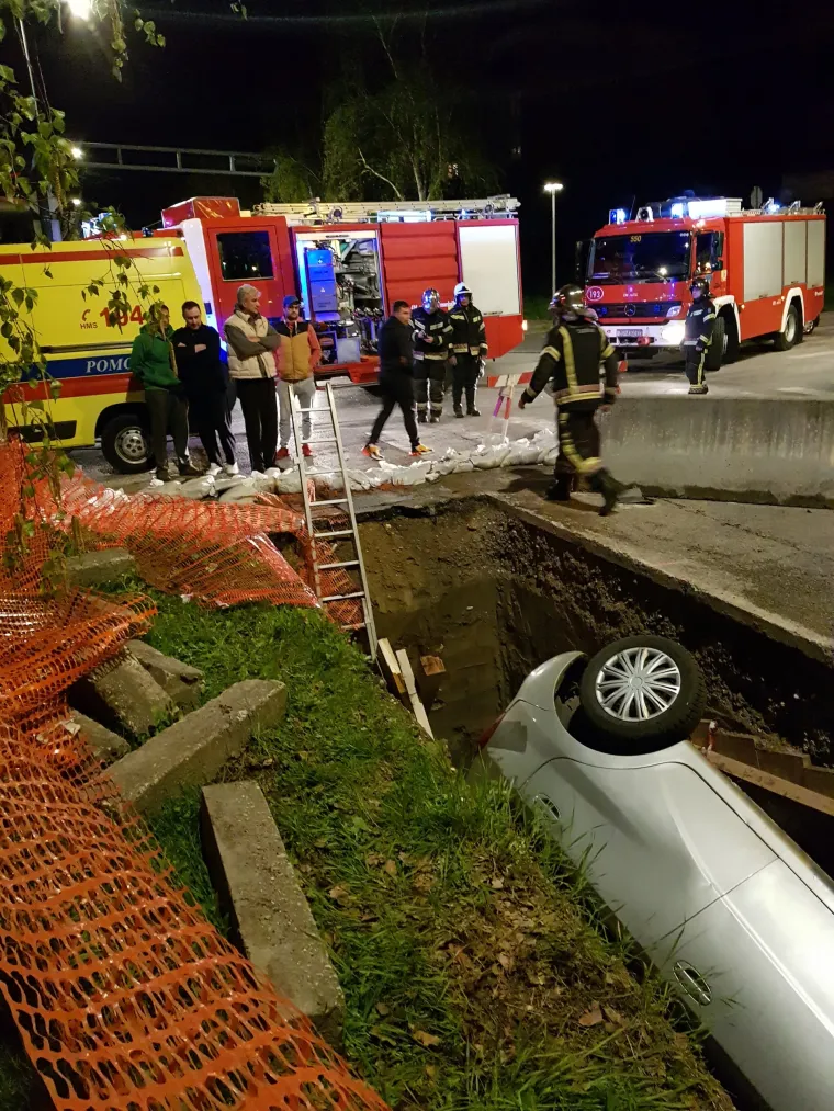 Neobična nesreća: Osobnim automobilom upao u rupu u Dubravi, vozača odvezla hitna