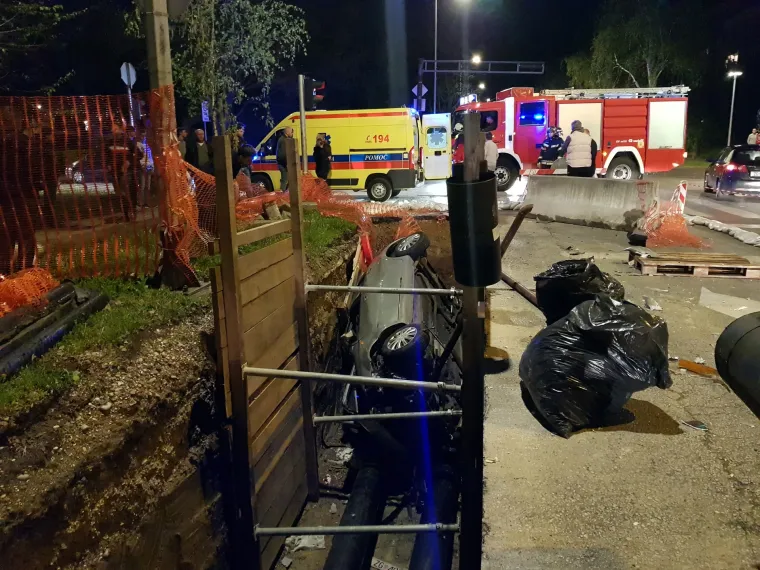 Neobična nesreća: Osobnim automobilom upao u rupu u Dubravi, vozača odvezla hitna