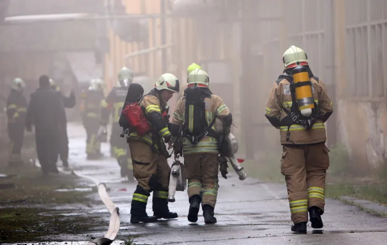 Veliki požar u Dugoj Resi: Gori tvornica pamučne industrije