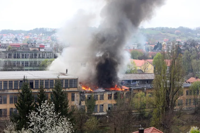 Veliki požar u Dugoj Resi: Gori tvornica pamučne industrije
