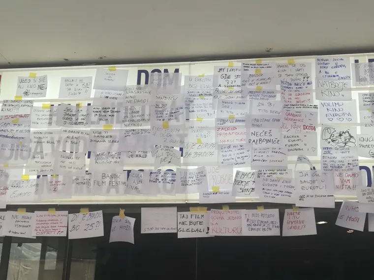 'Neće&scaron;, razbojniče!' Pogledajte poruke koje građani jo&scaron; uvijek ostavljaju kod kina Europa