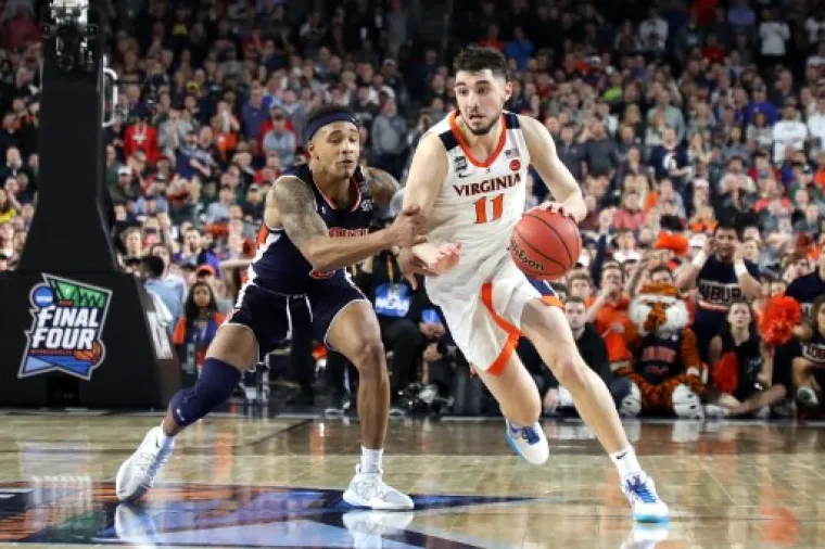 NCAA NUDI POSEBNU DRAŽ: Ovako to izgleda kad te obuzme košarkaško ludilo