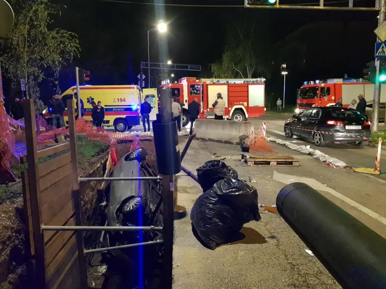 AUTOMOBIL UPAO U RUPETINU U ZAGREBU: Uslijedilo je dramatično spašavanje vozača