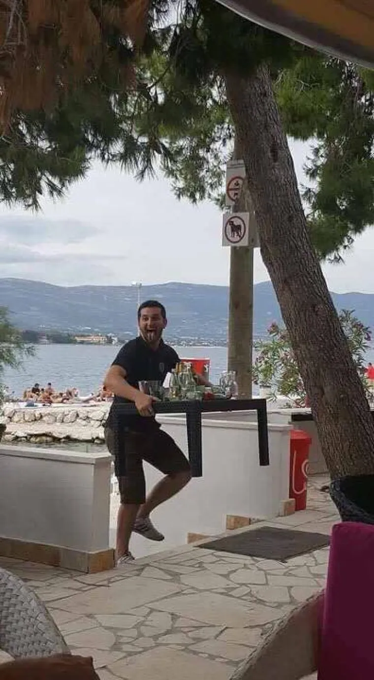 'I tebe sam sit kafano': 30 slika koje savr&scaron;eno opisuju konobarski život