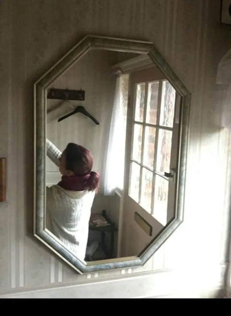 30 urnebesnih slika ljudi koji poku&scaron;avaju prodati svoja zrcala na Facebooku