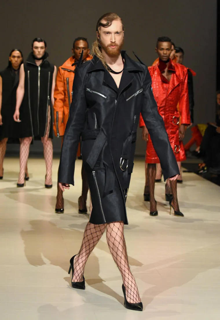 EVO KAKO DIZAJNERI MISLE DA BI MU&Scaron;KARAC TREBAO IZGLEDATI: Oni sretniji dobili su haljine...