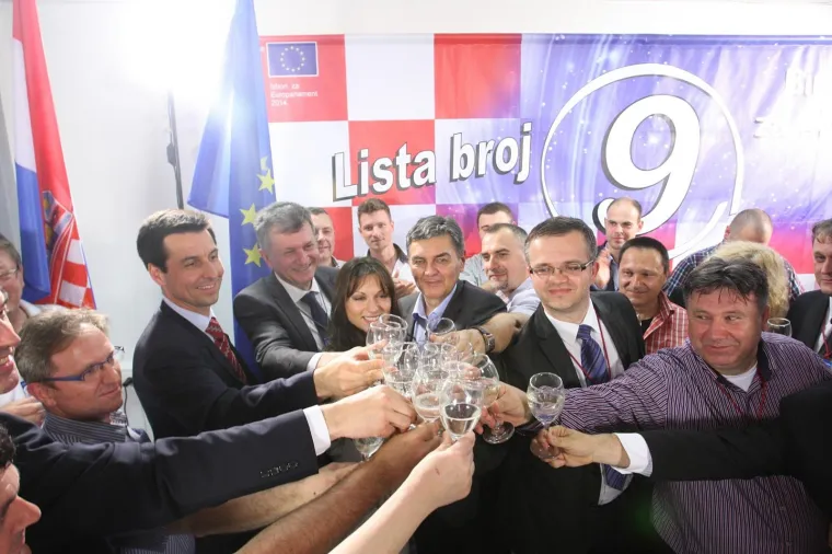 Prag od 5 posto pre&scaron;la je i desna koalicija stranaka u kojoj su bili HDSSB, HRAST, HSP i druge uglavnom desne stranke, no mandat u Europskom parlamentu nisu osvojili. Prvi na njihovoj listi i kandidat s najvi&scaron;e preferencijalnih glasova bio je aktualni ministar zdravstva Milan Kujundžić koji je dobio 20 949 preferencijalnih glasova.