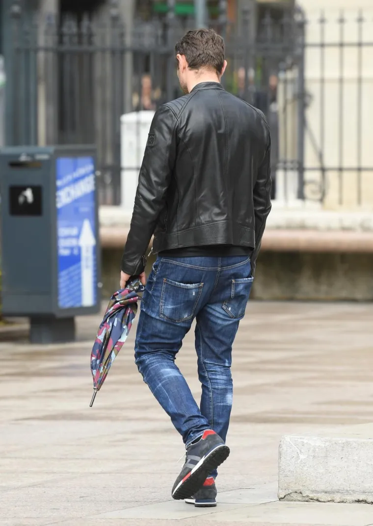 Brat ga počastio slobodnim danom? Robert Kovač u šetnji Zagrebom